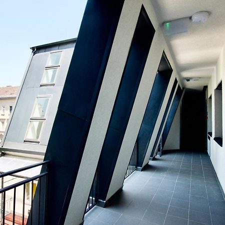 Premium Apartment By Hi5 - Penthouse Studio + Rooftop Budapest Exterior photo